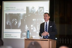 Zum Artikel "Wie das Justizministerium mit der NS-Vergangenheit umgegangen ist"