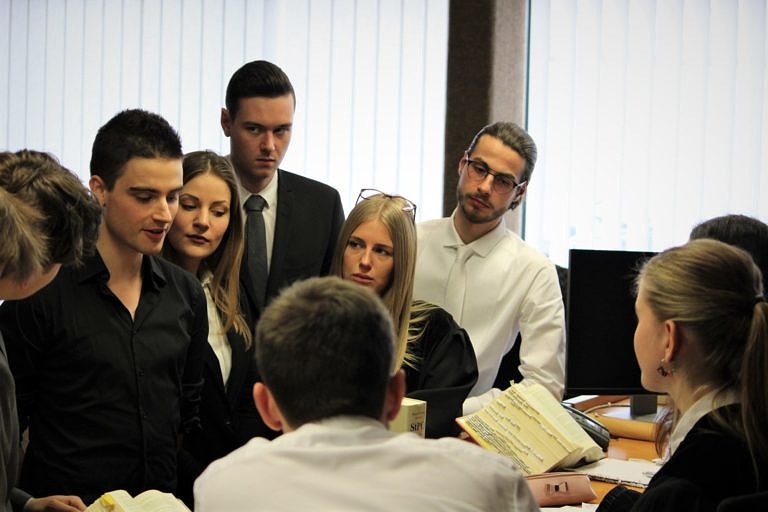 Bericht: Hauptverhandlung im „Planspiel StPO“